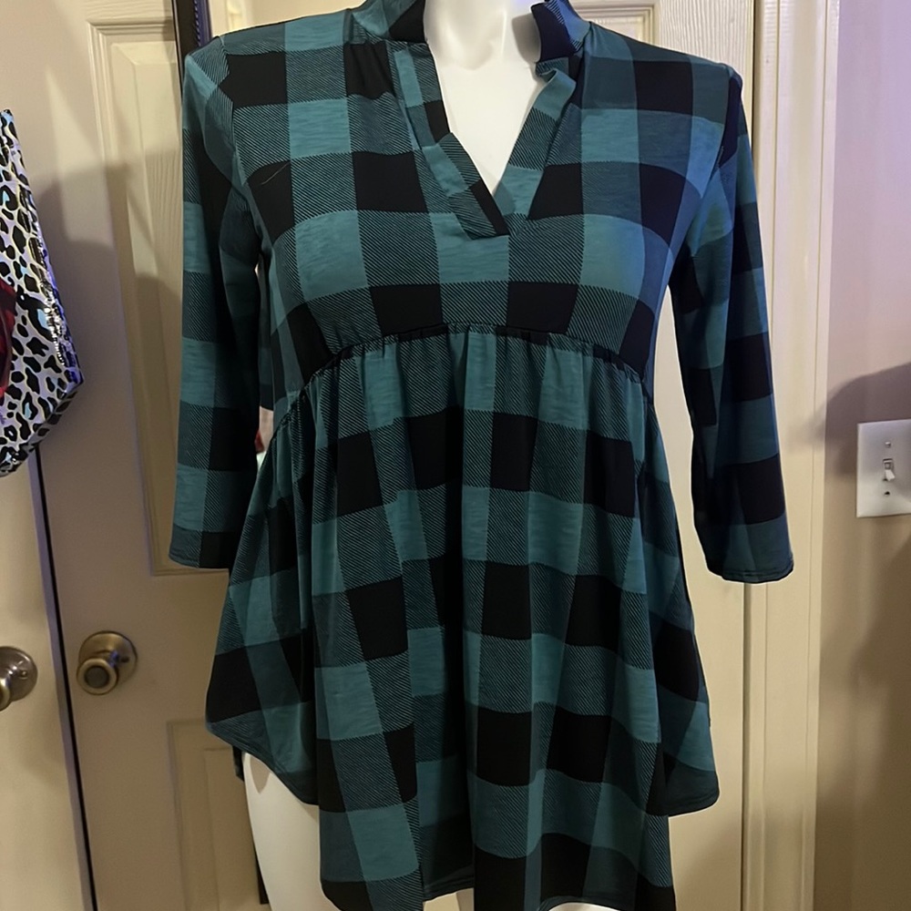 Heimish plaid top